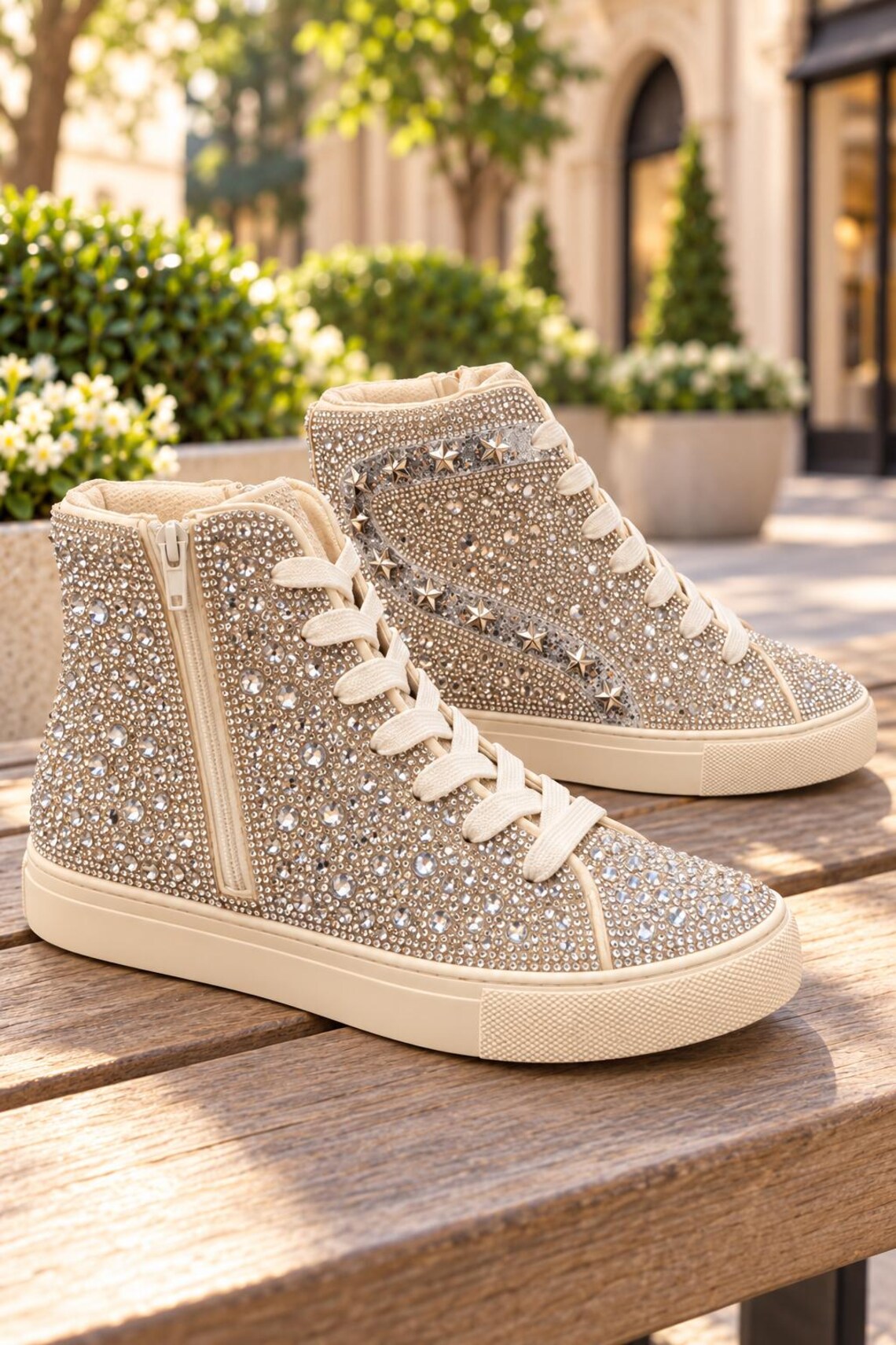 Luxury Rhinestone High Top Sneakers – Silver Crystal Star Studded Designer Inspired Shoes – Hey Girl – Bling Platform Tennis Shoes, foto 3 di 4