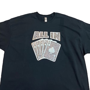 Camiseta de casino con diamantes de imitación y cartas de juego All In Gambling