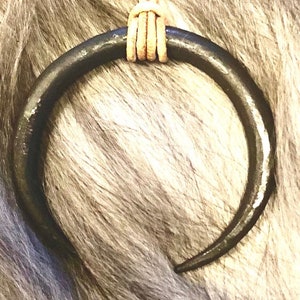 Collana con luna crescente, norrena, vichinga, forgiata, in ferro, fabbro, gioielli