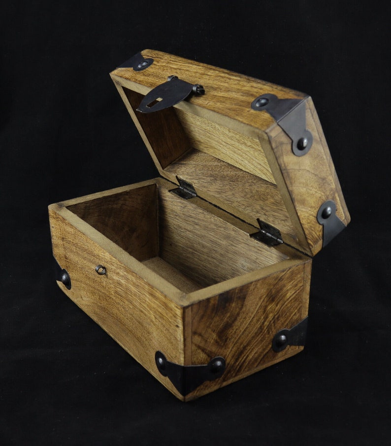 handgemachte Holztruhe Holzkiste Holzbox Schatulle Kiste aus Mangoholz keltischer Kreis Knoten Wiedergeburt Endlosigkeit Liebe Freundschaft Bild 9