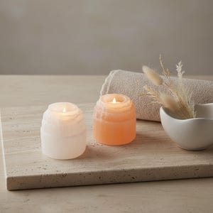 Conjunto de porta-velas de selenita, pedra bruta natural e laranja, polida, decoração de casa exclusiva. imagem 1