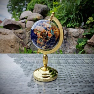Edelstein Globus Weltkugel Ø 11 cm Höhe 24 cm Edelsteinglobus Einzelstück Unikat