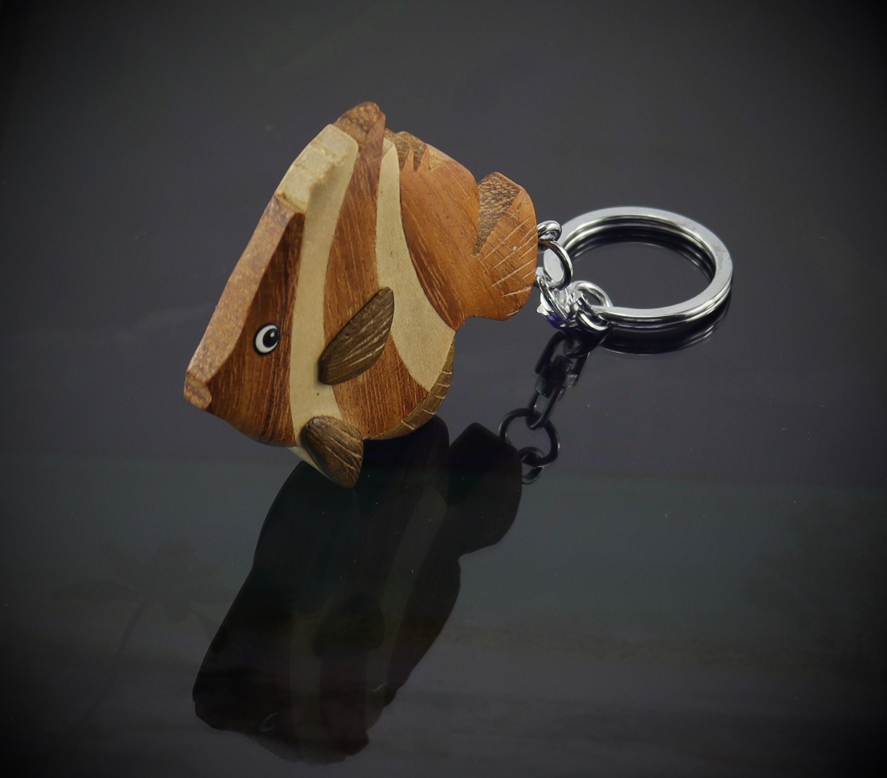 Holz-Schlüsselanhänger Fisch – Handgefertigter Keychain Für Angler & Naturfans