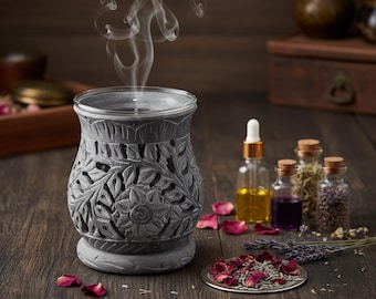 Delicate soapstone fragrance burner with floral motif – Atmospheric fragrance lamp & incense burner, 11 cm high