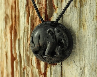 Collar con colgante de elefante, collar de cuentas, collar de madera, joyería de ébano, collar de madera, colgante con motivo de elefante