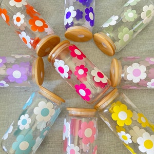 Flower Glass Cup Iced Coffee Glass Retro Flower Glass Beer Can with Lid and Straw Boho Flower Cup Daisy Glass Cup Aesthetic Glass Cup