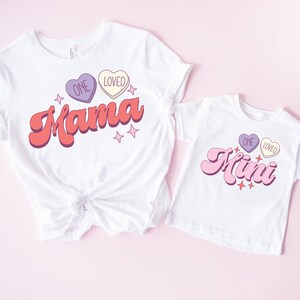 Mama e Mini Floral PNG sublimation Design Download, floral mama png, png per mamme, mama sublimation disegni, Retro Mama e mini shirt png