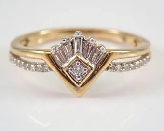 Two Tone Ring Vergulde Ring Chevron Ring Ronde en Baguette Moissanite Ring Half Sunburst Ring Split Shank Ring Bruidsring Set