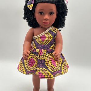 Auténtica muñeca africana de 18 pulgadas con atuendo africano.