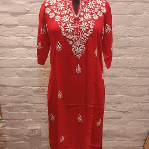 Chikankari handbestickte Rayon rot gerade Kurti S, M, L, XL, XXL Seitentasche