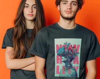 Könnte beinhalten: Zwei Personen tragen dunkelgraue T-Shirts. Die Person rechts trägt ein T-Shirt mit einem grafischen Druck einer Person mit Blumen und einem VR-Headset. Der Text auf dem T-Shirt lautet "Neue Realität".