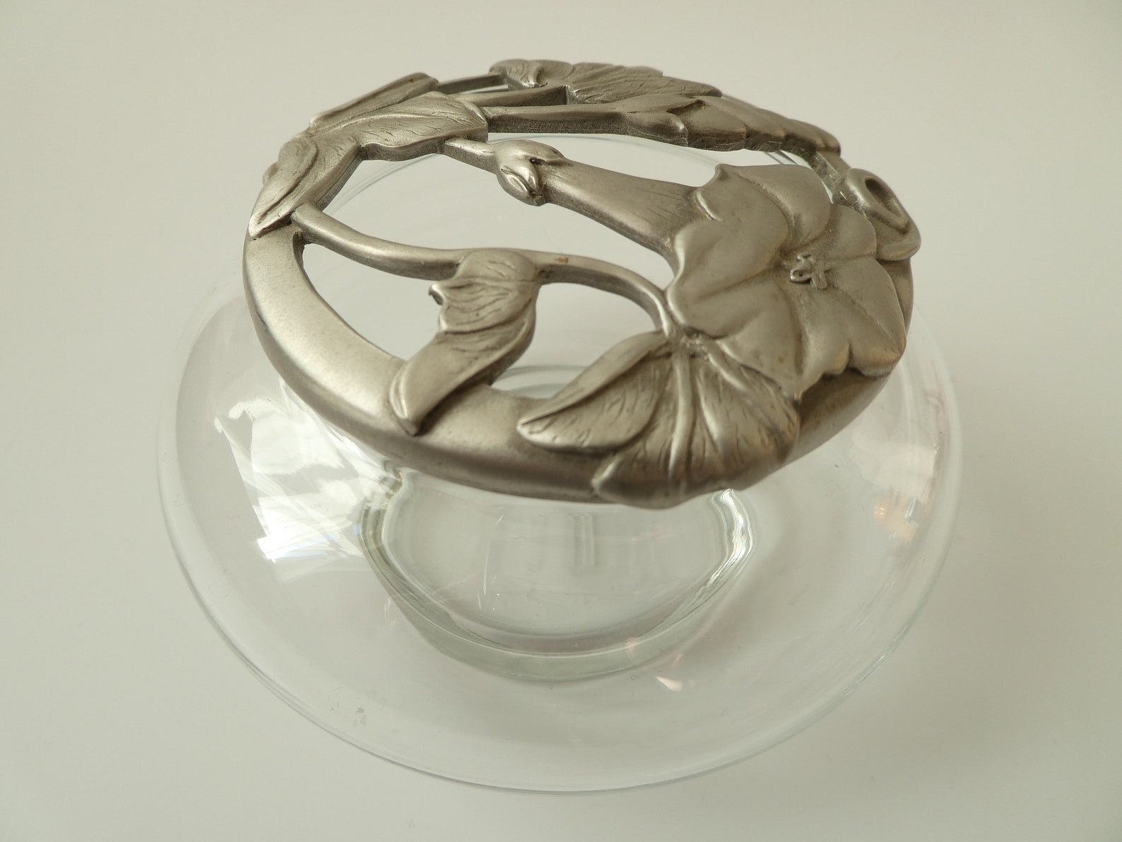 Glass Potpourri Container With Pewter Lid With Morning Glory Floral