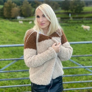 Ręcznie robiony gruby kardigan z alpaki. Kardigan z naturalnej wełny. Sweter z alpaki. Przytulny damski kardigan.