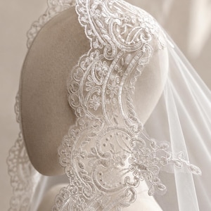 Wedding Lace Bridal Veil, Custom Wedding Veil with Name, Mantilla Veil, Lace Edge Veil, Cathedral Chapel Fingertip Veil
