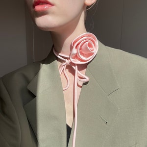 DUSTY ROSE SILK ROSETTE RIBBON CHOKER