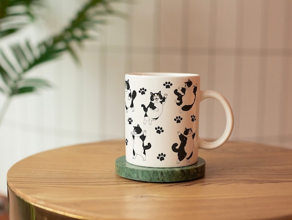 Funny Cat Mug – Cute and Playful Coffee Cup – Perfect Gift for Cat Lovers and Pet Owners