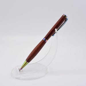 Stylo de Luxe en Bois Rouge – Mécanisme Arc-en-Ciel Unique – Fait Main & Écoresponsable