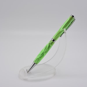 Stylo de Luxe en Acrylique Vert à Traits Blancs
