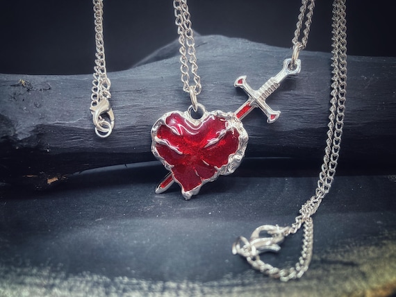 ◆STONEHENgE◆ 14K Heart Necklace SA25A03P SAG-25A03P-N4RST4 Gothic Red Heart and Sword Couple Necklace, the Huntsman