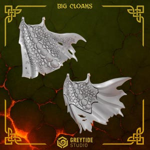 Könnte beinhalten: Zwei silberne Umhänge mit einem Drachenschuppen-Design werden vor einem dunkelgrünen und orangefarbenen Hintergrund gezeigt. Die Umhänge haben ein strukturiertes Aussehen und sind oben mit "BIG CLOAKS" beschriftet. Das GreyTide Studio-Logo befindet sich unten.