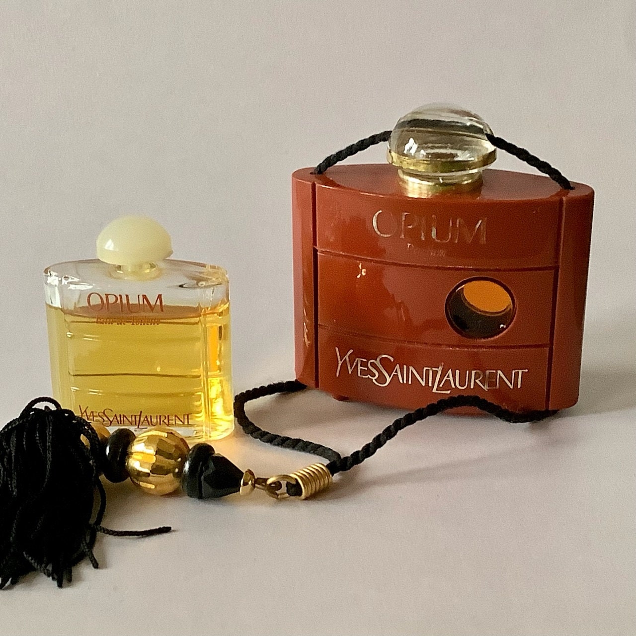 Sammler Yves St Laurent Schwarz Opium Parfüm Flasche 50 mls Leer