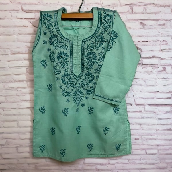 Chikankari short kurta, Woman's Indian ethnic clothing, 3/4 sleeve top, cotton blouse tunic shirt, hand embroidered chikan kurti