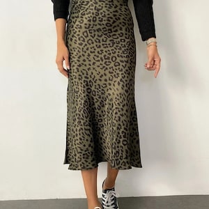 Leopard Pattern Satin Midi Green Skirt, Stylish Christmas Skirt, Satin Long Trend Skirt image 4