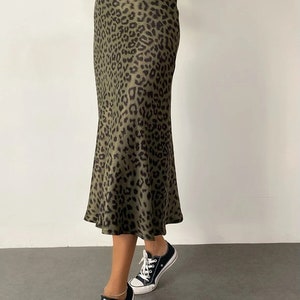 Leopard Pattern Satin Midi Green Skirt, Stylish Christmas Skirt, Satin Long Trend Skirt image 3