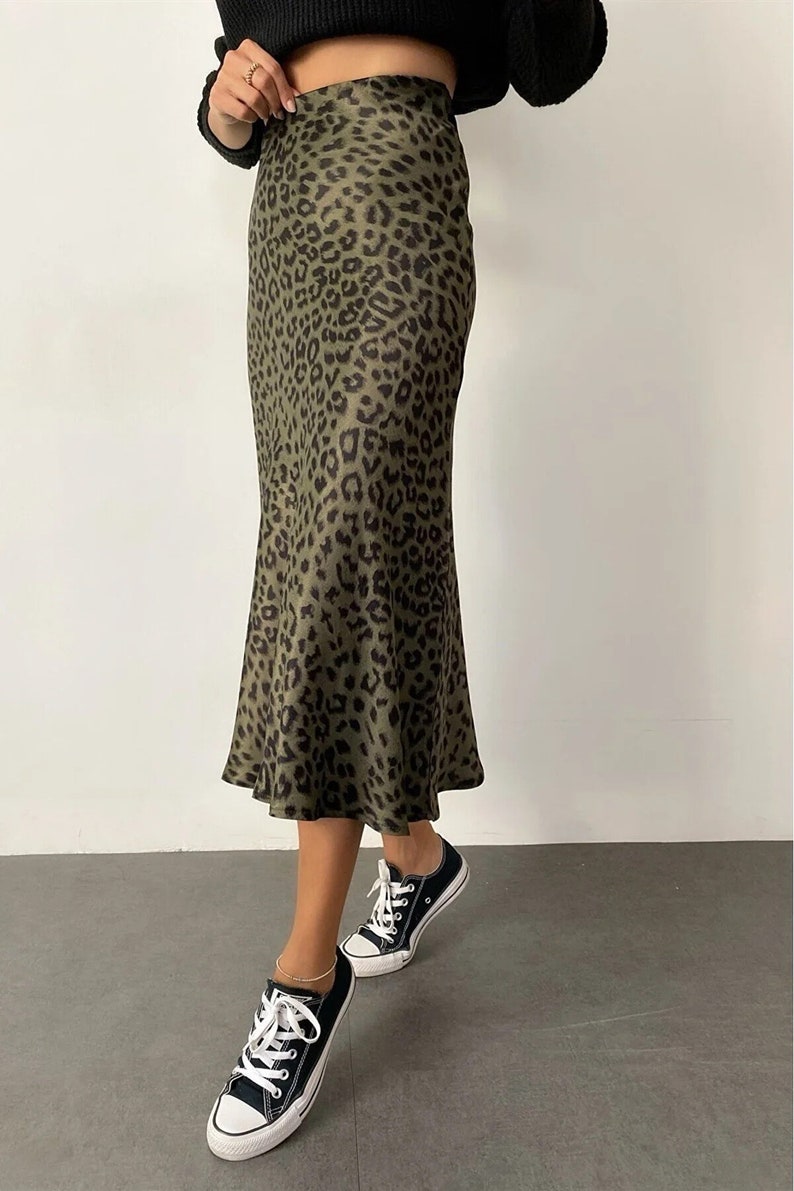 Leopard Pattern Satin Midi Green Skirt, Stylish Christmas Skirt, Satin Long Trend Skirt image 3