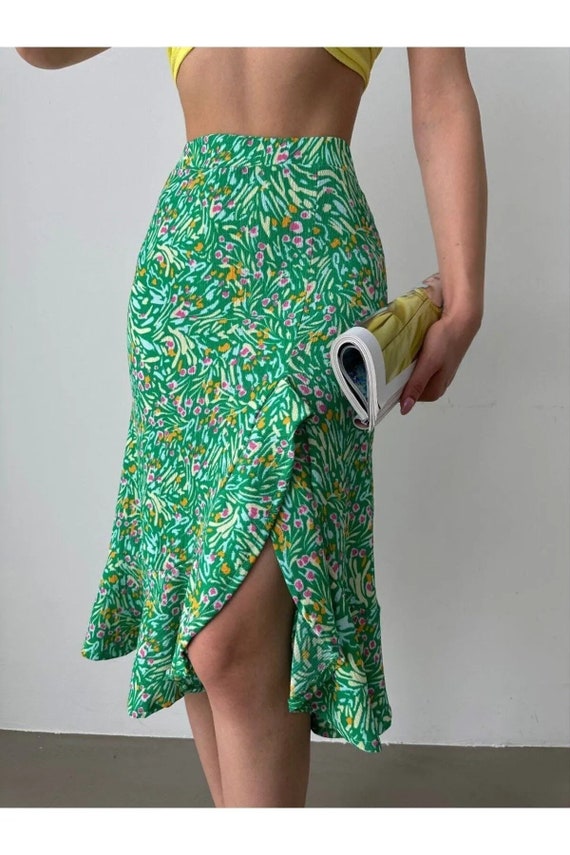 Green Floral Slit Frilly Patterned Midi Length Skirt with slit detail, Sexy Summer Green Midi Ruffle Skirt