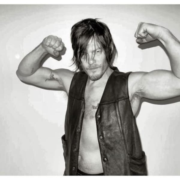 Daryl Dixon  8x10 Photo The Walking Dead  Norman Reedus Zombies and Walkers #F12-crossbow and Leather