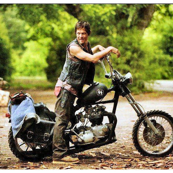 Daryl Dixon  5x7 Photo The Walking Dead  Norman Reedus Zombies and Walkers #Ffin-mas