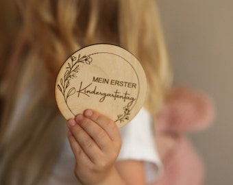 Meilensteinkarte Karte aus Holz, Mein erster Kindergartentag