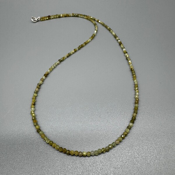 Collier fine grenat, collier pierre naturelle grenat collier pierre précieuse collier perles grenat, fermeture en l’argen perles 2mm