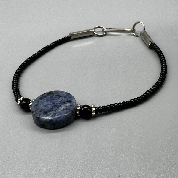 Bracelet perles sodalite et perles lapis-lazuli, bracelet fait à la main, bracelet vintage berbère, bijoux anciens femme