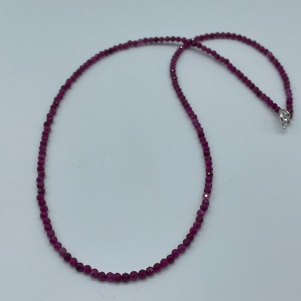 Collier en pierre rubis, collier rubis, collier perles rubis, collier vintage