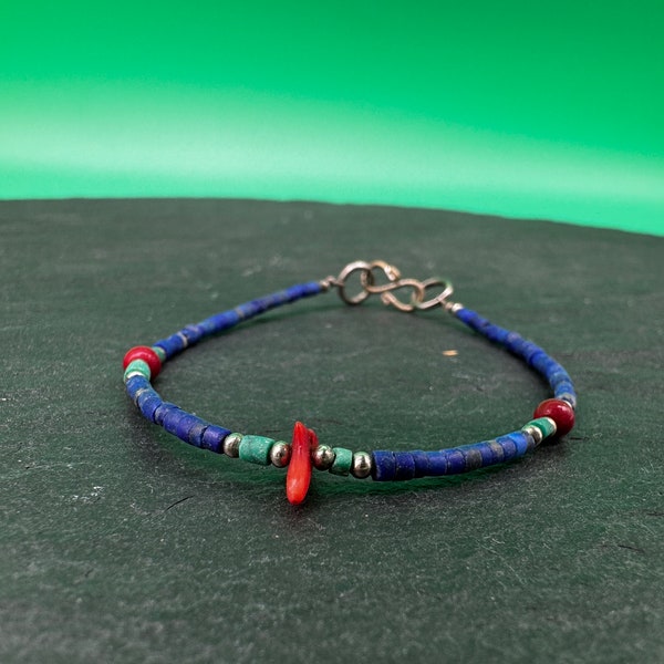 Bracelet perles Lapis lazuli  et pendentif corail