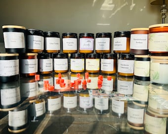 Candele sfuse da 10 pezzi a basso costo. Spedizione gratuita. Etichette personalizzate e cera di soia biologica. Crea la tua candela personalizzata. Candele sfuse in cera di soia.