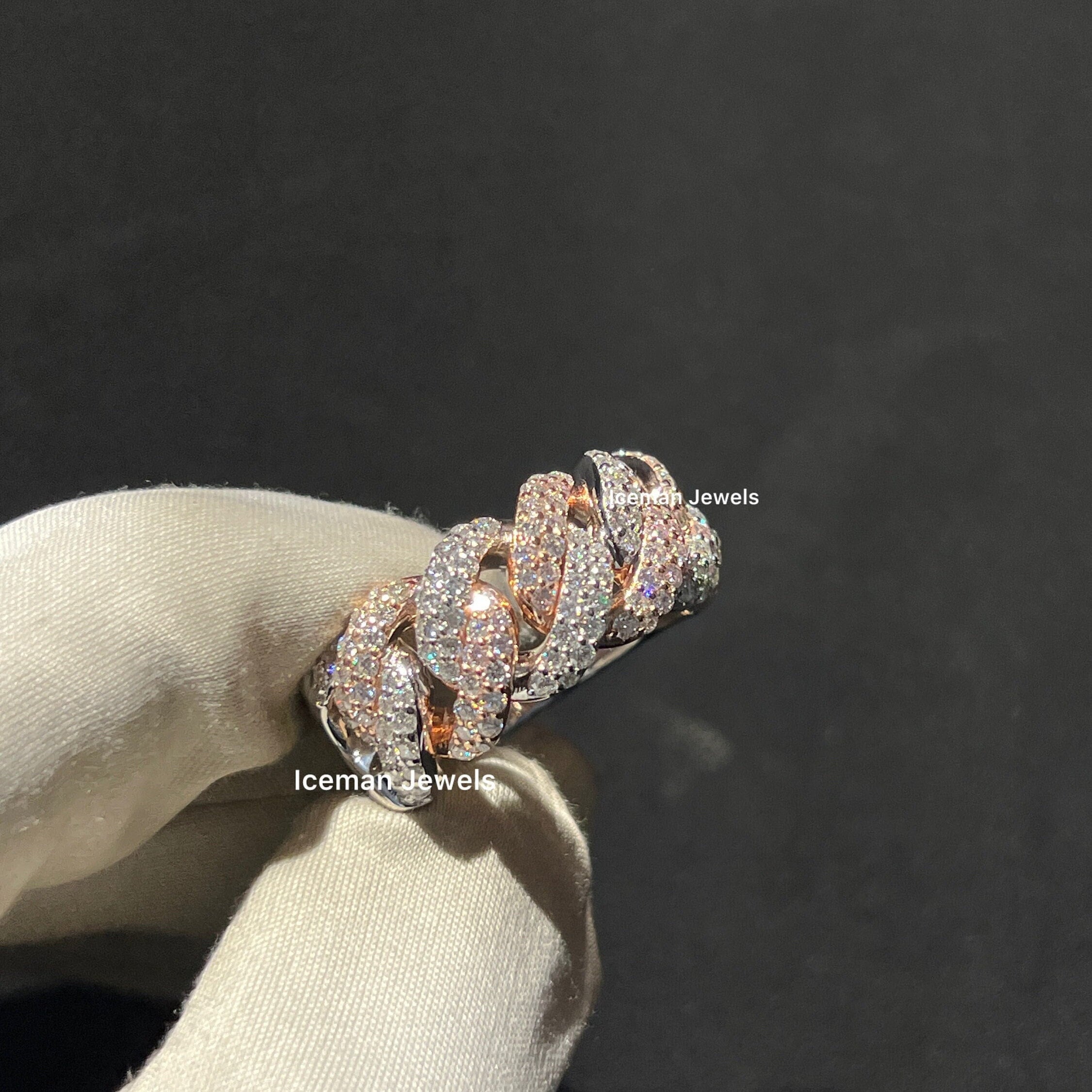 Uma produção que merece ser lembrada 😍💍 - joias em ouro branco cravejadas  com diamantes. @gabimartins @jojo.souzaoficial @samaramanzano, image size:2251x2251