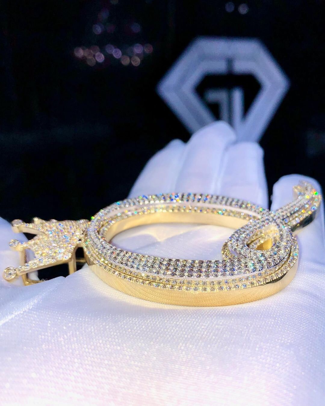 Fully Iced Out Charm Q Pendant VVS1 Moissanite Diamond Hip