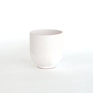 Sakura Plant Pot H10cm Concrete Plant Pot with raised footbed Sustainable