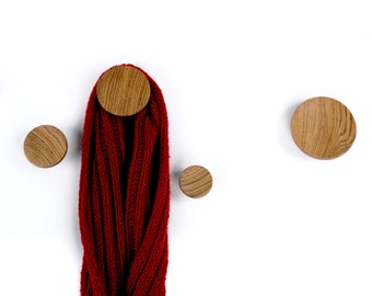 Ronde houten muurhaken: handgemaakte kleerhangers voor een decoratief en functioneel interieuraccent