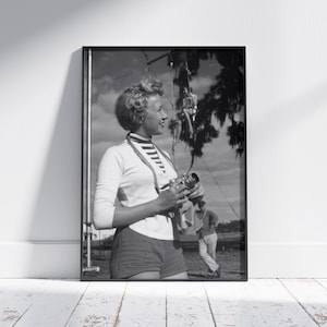 1950s Circus Woman with Camera ,Retro Black and White Art, Vintage Wall Art,Old Photo,Digital DOWNLOAD, PRINTABLE Wall Art
