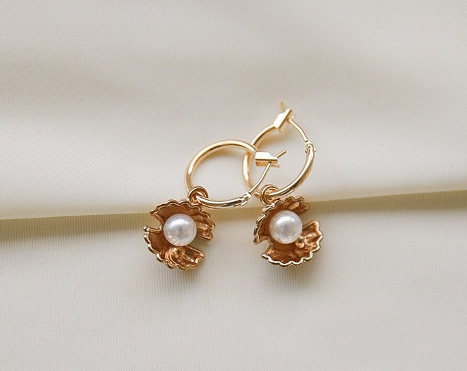 clam shell pearl earrings | ocean earrings | vacation earrings | summer earrings | beach earrings | gift for her