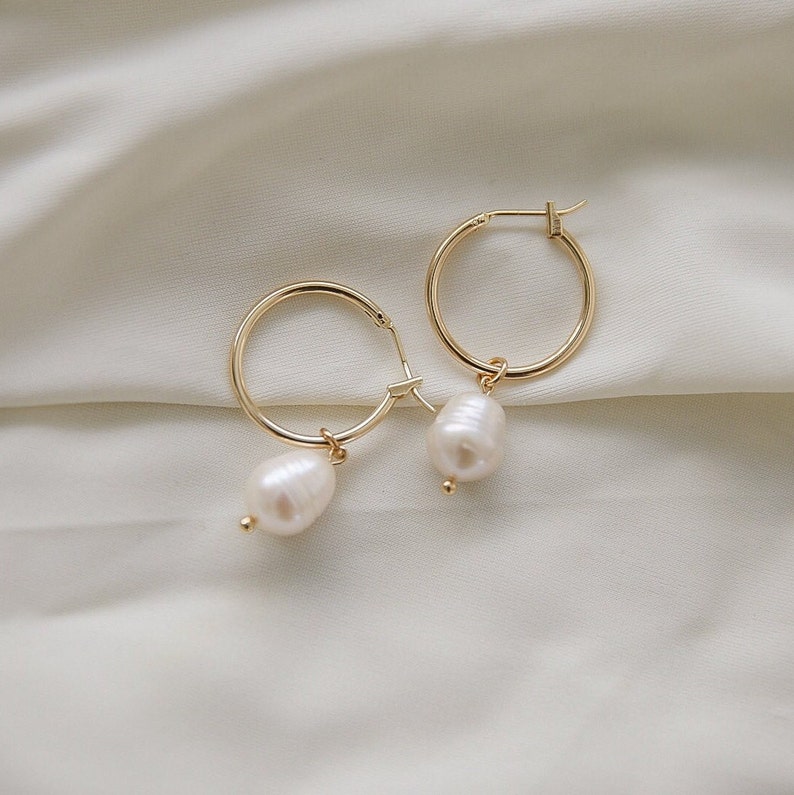 Pareloorbellen Gouden oorbellen Cadeau voor haar Minimalistische oorringen alledaagse oorbellen afbeelding 4