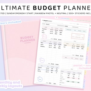 Op de afbeelding: Een roze budgetplanner met de tekst "Ultimate Budget Planner" in wit. De planner bevat stickers, maandelijkse en wekelijkse lay-outs, en regenboogpastel- en neutrale kleuren.
