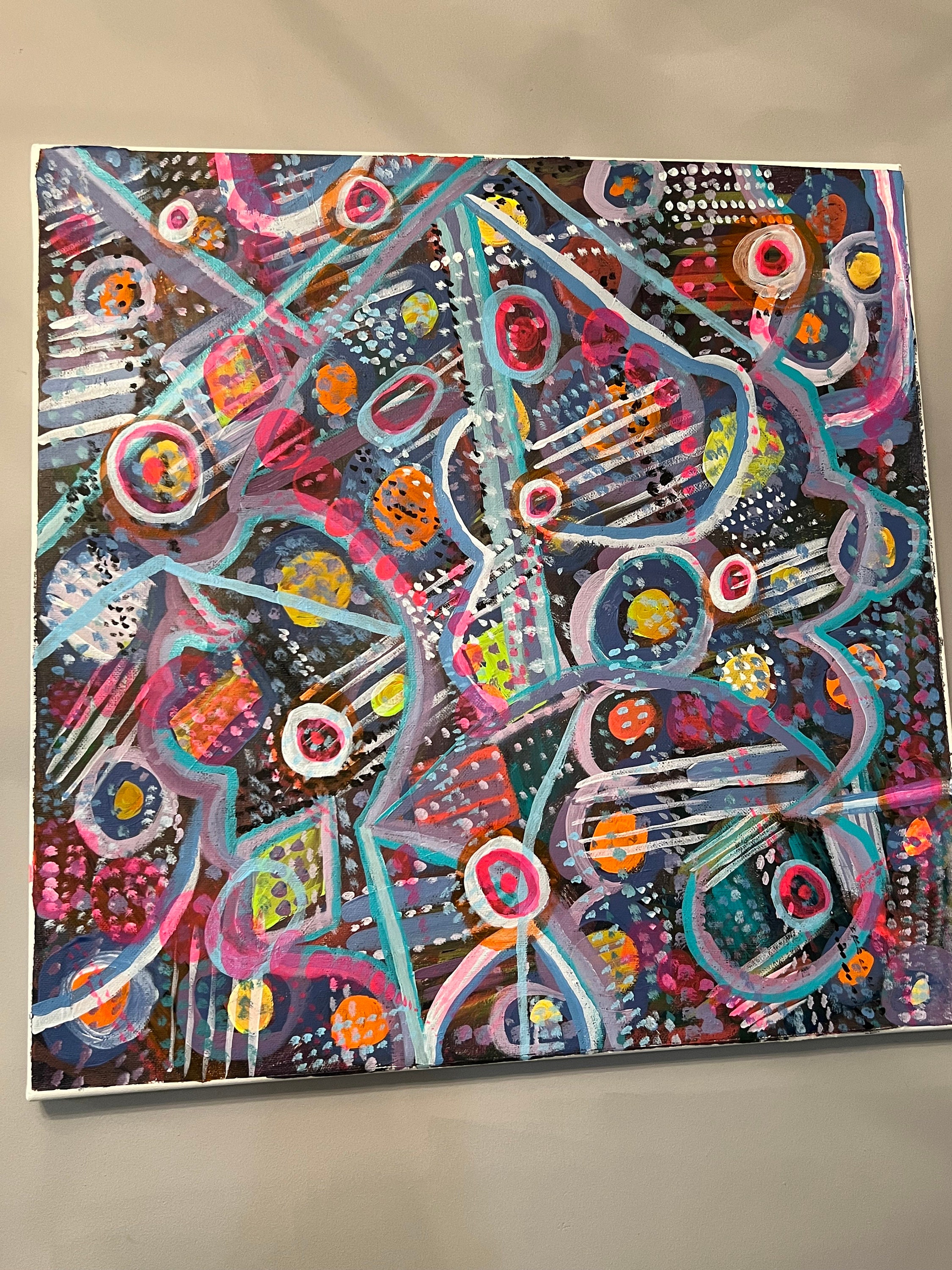 オリジナルの幾何学的なグラフィティアート：18x18のモダンな