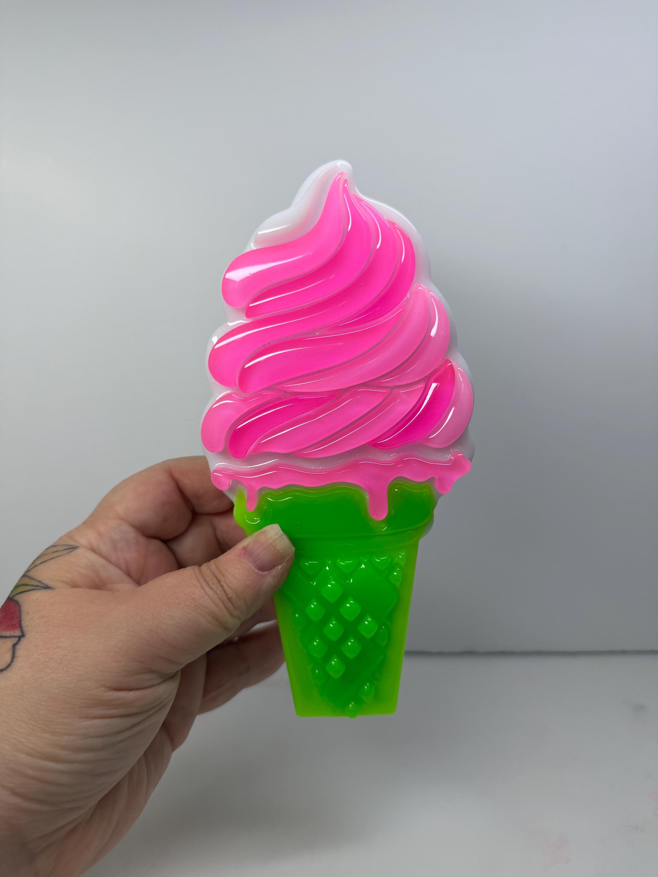 XL 溶けるアイスクリーム ポップアート デコレーション ネオンピンク 
