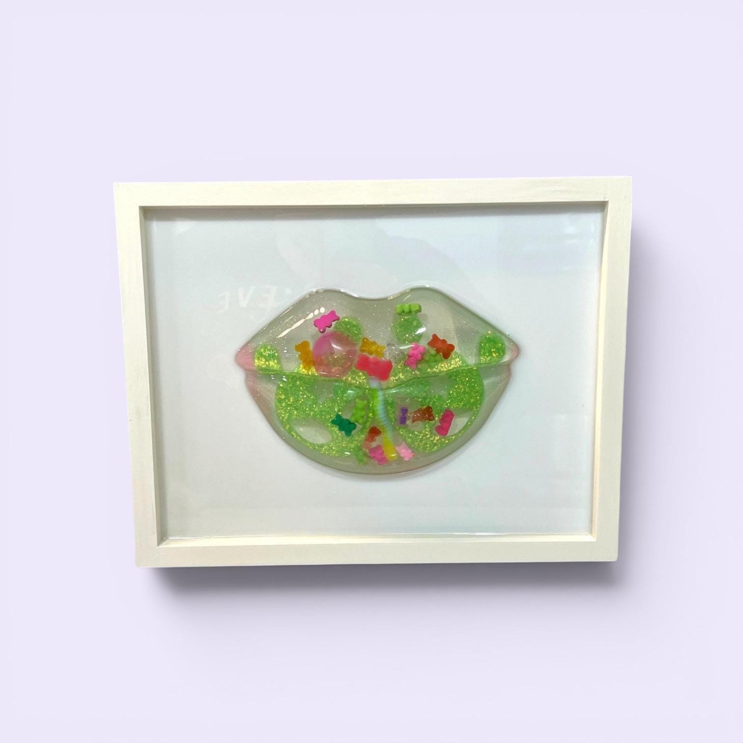 緑色のグミリップのウォールアート – 3D樹脂ポップアート、キャンディ