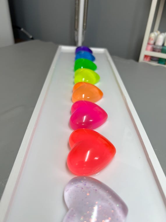 ネオンレインボー樹脂グミハートウォールアート：3Dポップアート